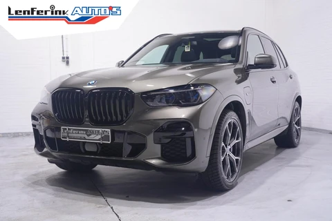 BMW X5 xDrive45e High Executive SOH 95% M-sport Panorama dak Luchtvering Comfort acces Head-up display 360 graden camera Elekt. trekhaak Driving assistent plus Voorstoelen elektrische verstelbaar en verwarmd