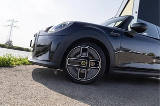 MINI Cabrio – thumbnail 2