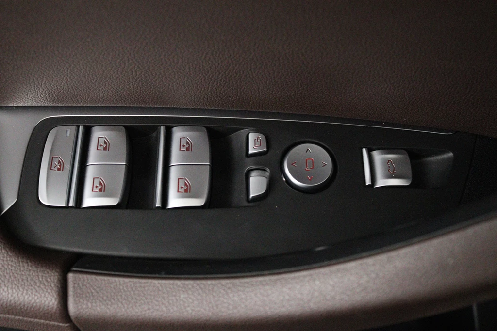 BMW iX3 – foto 11