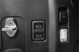 Land Rover Defender – thumbnail 47