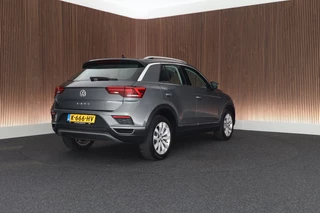 Volkswagen T-Roc – thumbnail 4