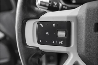 Land Rover Defender – thumbnail 38
