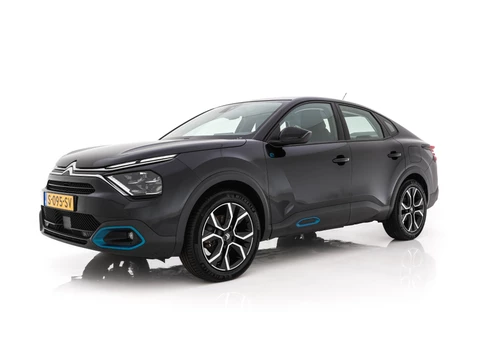 Citroën ë-C4 X Feel Pack 50 kWh [ 3-Fase-11Kw ] {SOH-91%} (INCL-BTW) *HEATPUMP | FULL-LED | LEATHER-FABRIC | DIGI-COCKPIT | DAB | COMFORTSEATS | CAMERA | ECC | CARPLAY | LANE-ASSIST | PDC | CRUISE | 18''ALU*