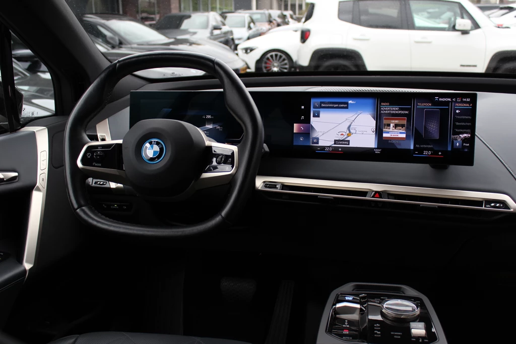 BMW iX – foto 12