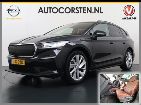 Škoda Enyaq iV 60 Panoramadak Trekhaak Leder Adap.Cruise Stoel+Stuur+Achterbankverwarming Camera 3-Zone Ecc SOH 90% Keyless Navi Pdc Elek.Achterklep Apple Carplay Android Auto P-Assist Privacy Glas Led Lmv 20" 1.000KG Trekgewicht 1e Eigenaar Origineel Nederlandse Auto Zeer compleet