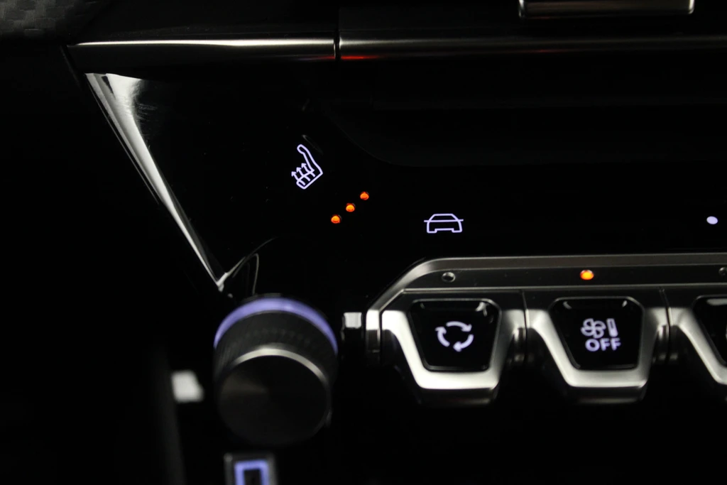 Peugeot 208 – foto 10