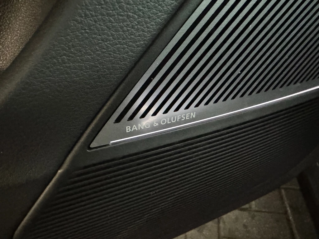 Audi RSQ8 – foto 18