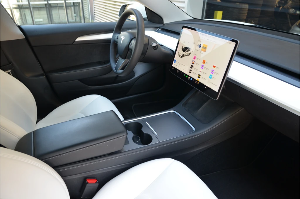 Tesla Model 3 – foto 11