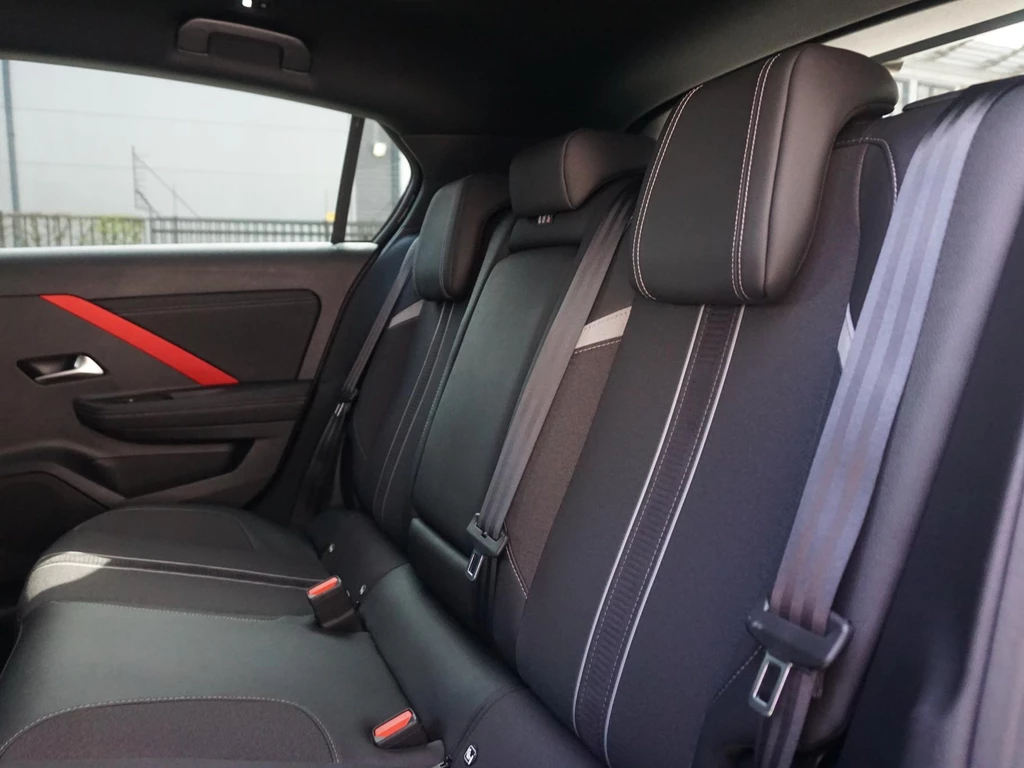 Opel Astra – foto 31