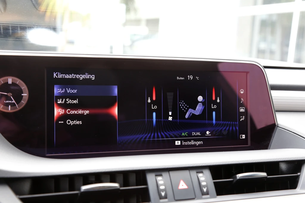 Lexus ES – foto 30