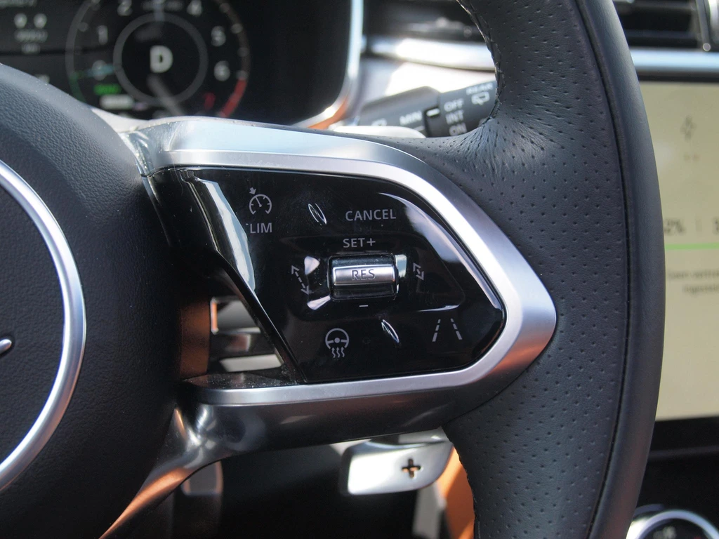 Jaguar F-PACE – foto 21