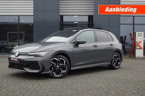 Volkswagen Golf R-line 1.5 eTSI 150pk DSG facelift Black style/Panodak /Trekhaak wegklb./IQ Matrix LED /Head-up