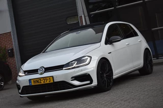 Volkswagen Golf – thumbnail 1