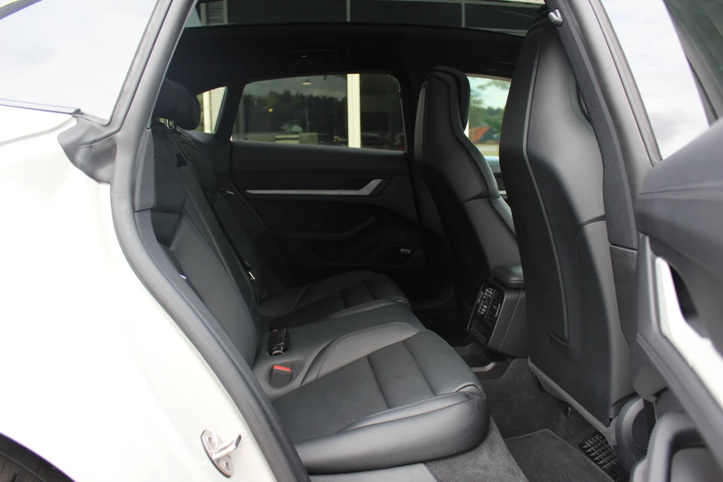 Porsche Taycan – foto 15
