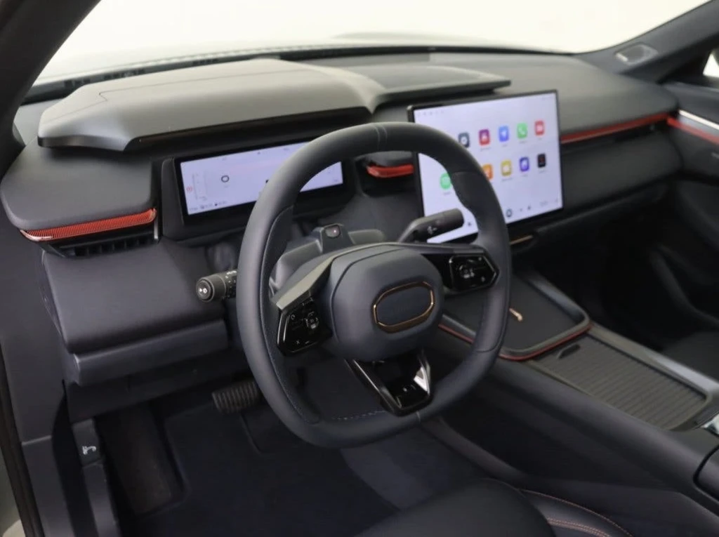Lynk & Co 08 – foto 32