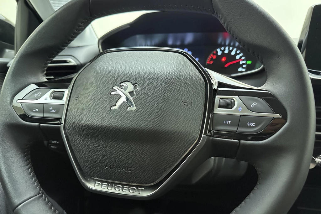Peugeot 208 – foto 17