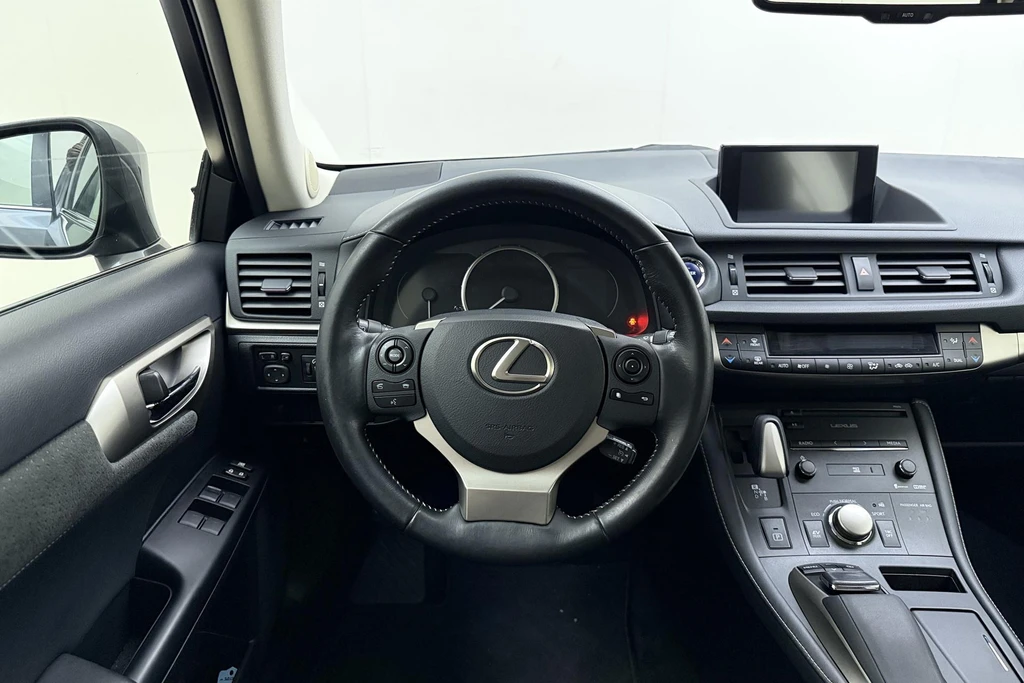 Lexus CT – foto 38