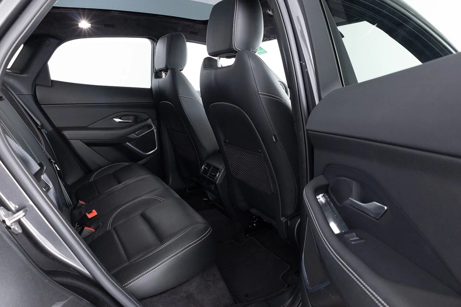 Jaguar E-PACE – foto 18