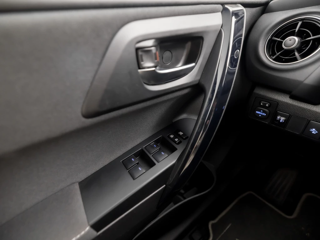 Toyota Auris – foto 25