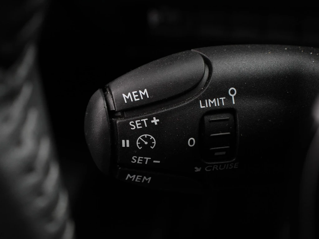 Peugeot e-2008 – foto 28