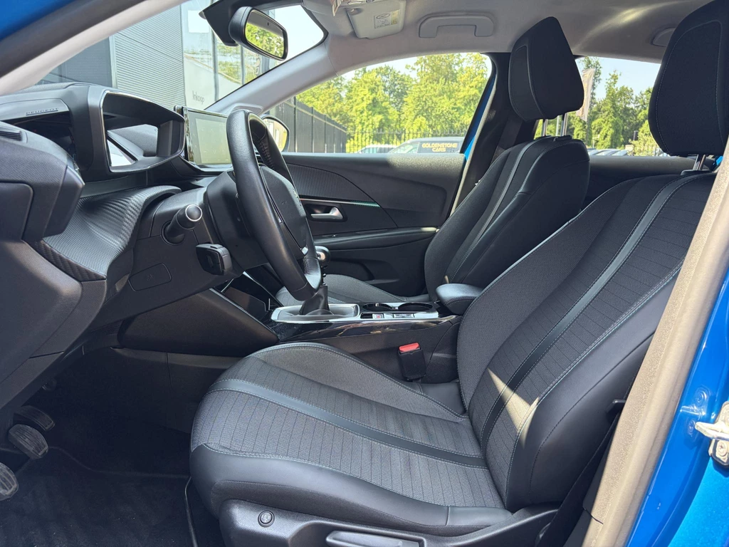 Peugeot 208 – foto 11