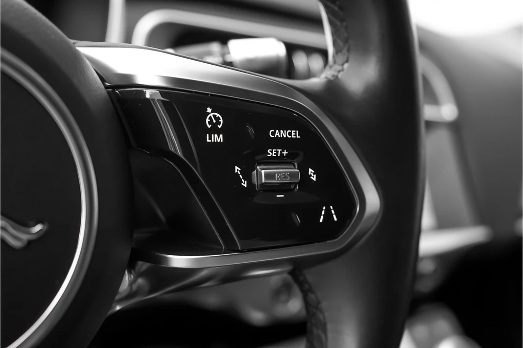 Jaguar I-PACE – foto 38