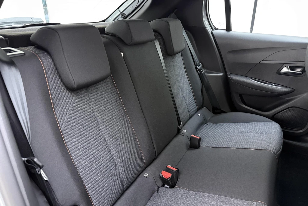 Peugeot 208 – foto 13