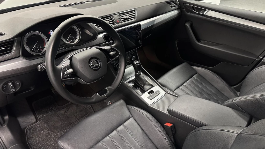 Škoda Superb – foto 15