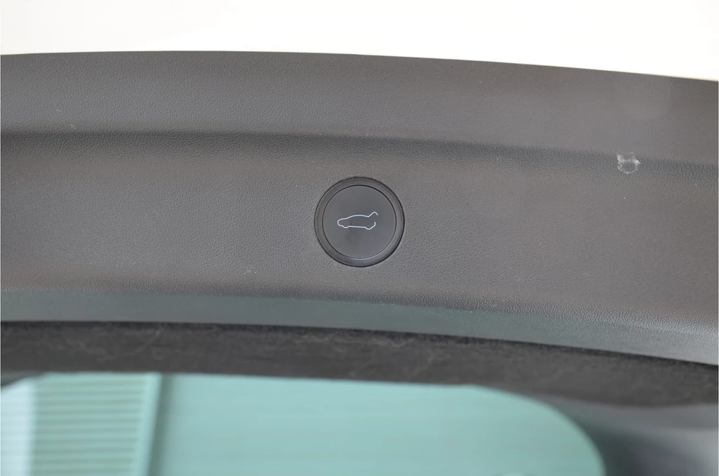 Tesla Model Y – foto 32