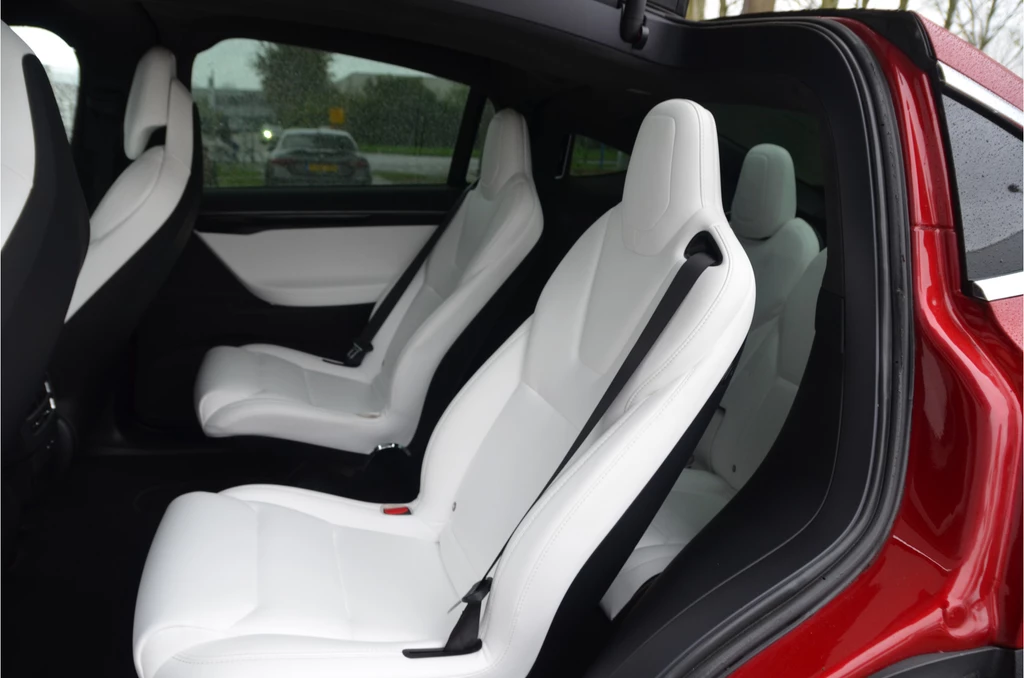 Tesla Model X – foto 14