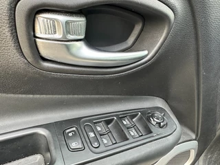 Jeep Renegade – thumbnail 11