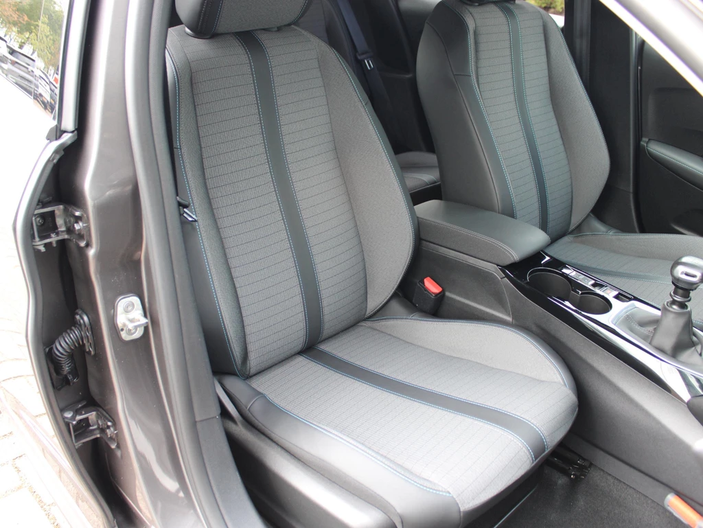 Peugeot 208 – foto 12