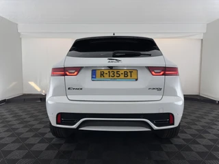 Jaguar E-PACE – thumbnail 3