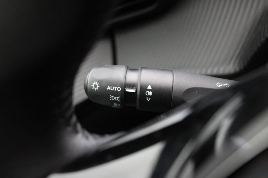 Peugeot 208 – foto 24