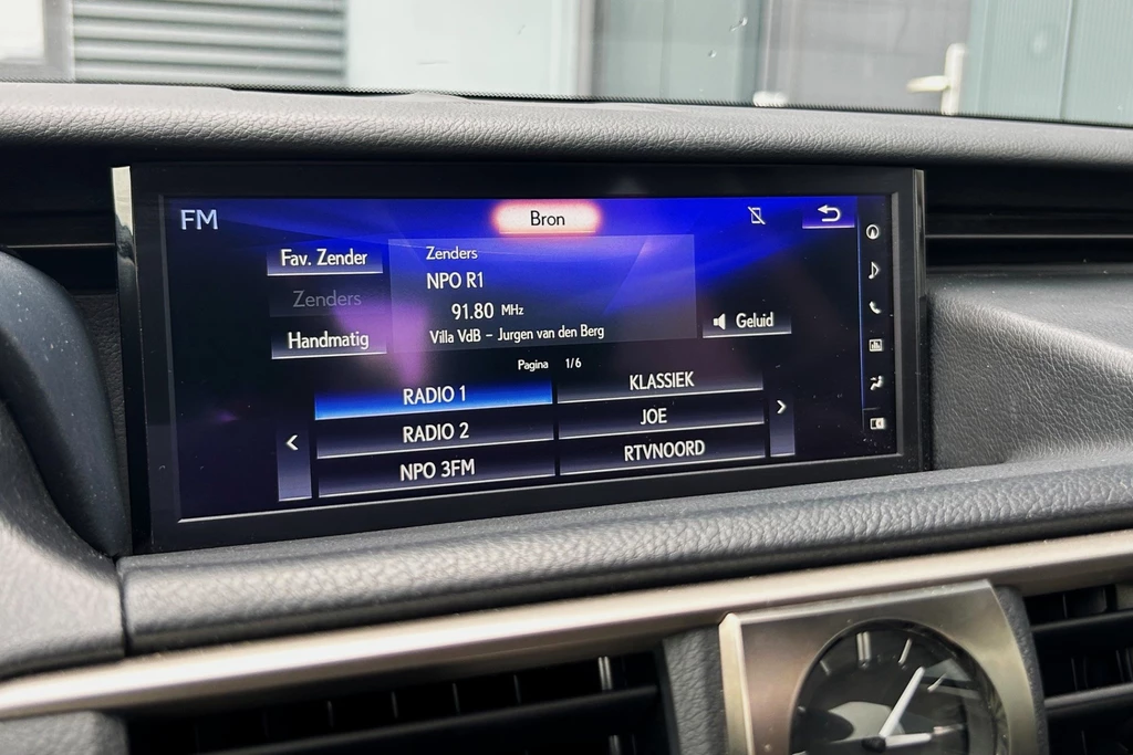 Lexus IS – foto 23