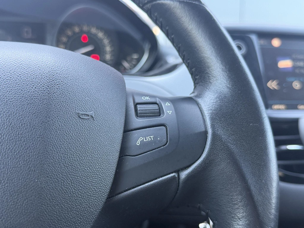 Peugeot 208 – foto 16
