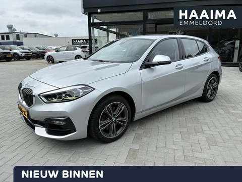 BMW 1-serie 118i Executive Sport-Line Edition Automaat | ECC | Navigatie | Digitaal Dashbord | Parkpilot | Draadloze telefoonlader | Carplay | 17"LM-Velgen | Elektrisch Pakket | Cruise control