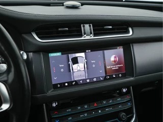 Jaguar XF – thumbnail 18