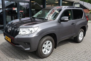 Toyota Land Cruiser – thumbnail 2
