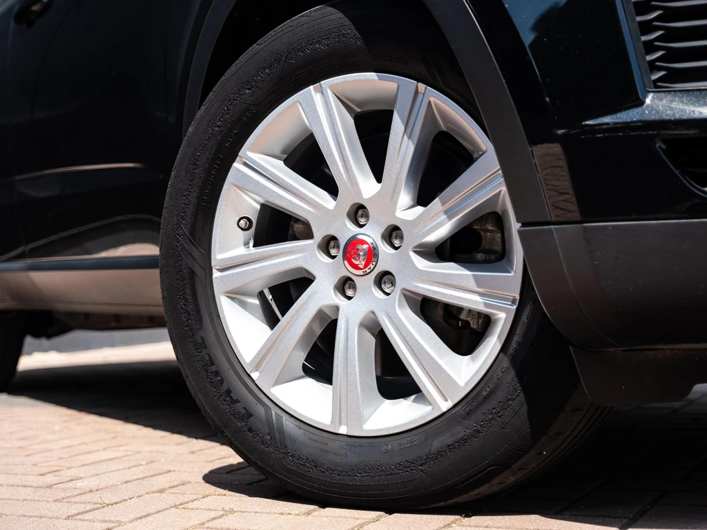 Jaguar E-PACE – foto 23