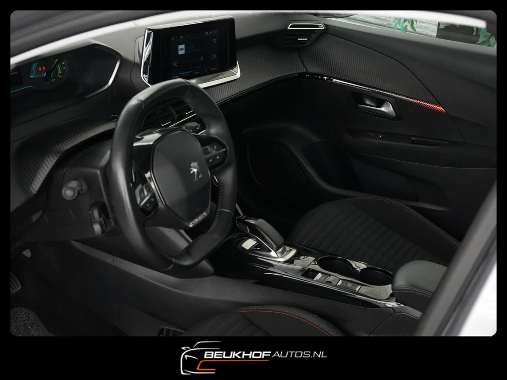 Peugeot e-208 – foto 12