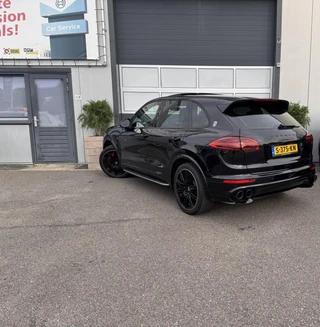 Porsche Cayenne – thumbnail 2