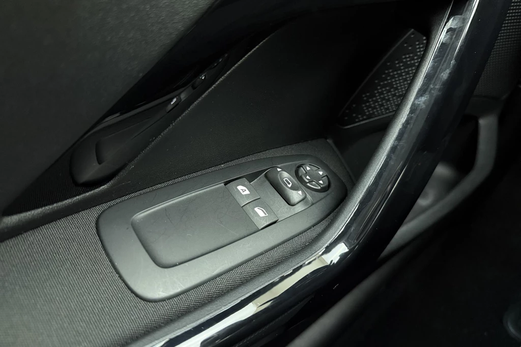 Peugeot 208 – foto 16