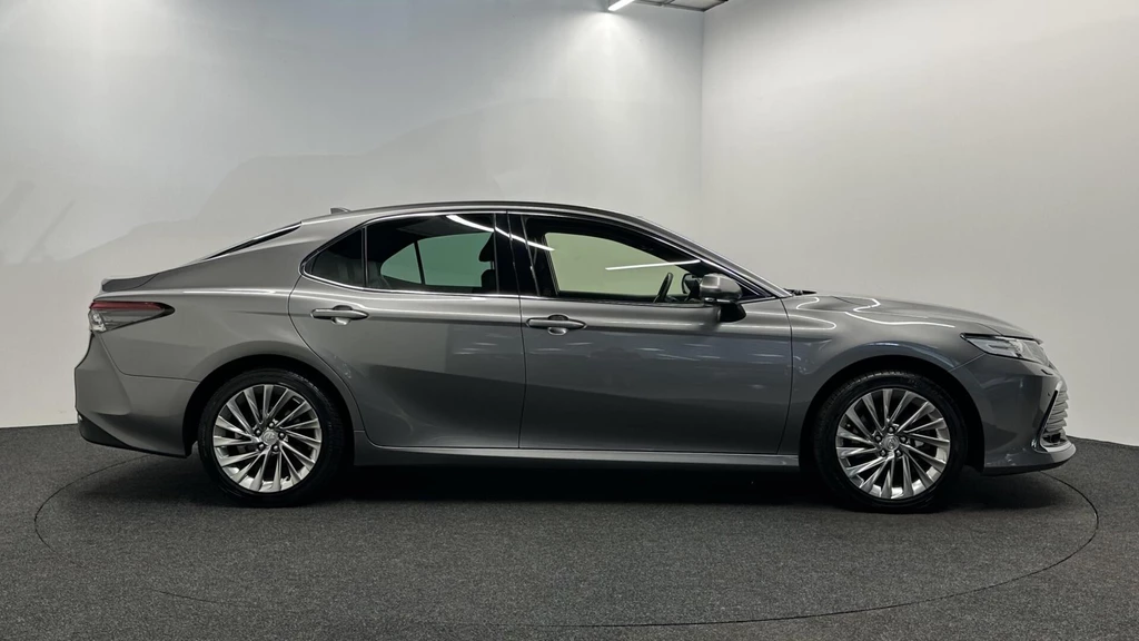 Toyota Camry – foto 6