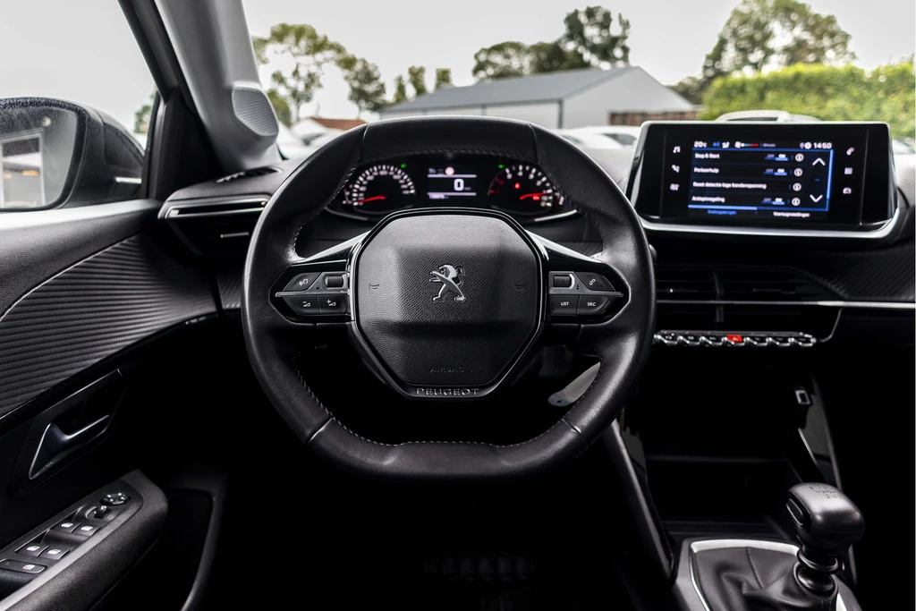 Peugeot 208 – foto 12