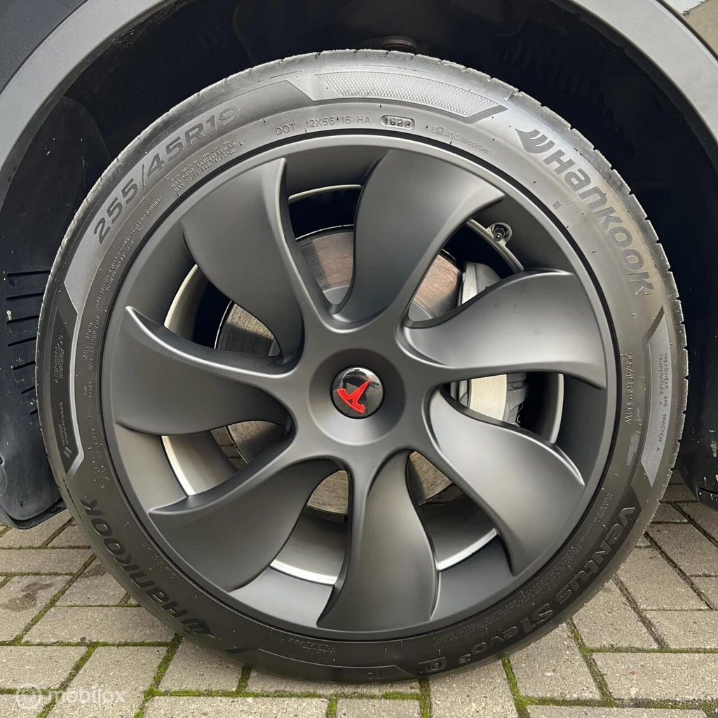 Tesla Model Y – foto 21