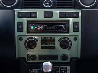 Land Rover Defender – thumbnail 25