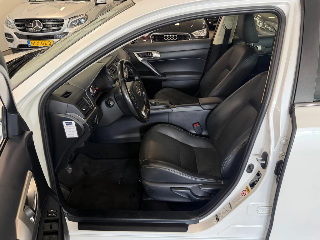 Lexus CT – foto 11