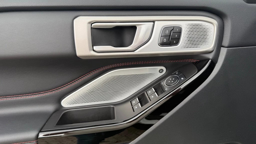 Ford Explorer – foto 16