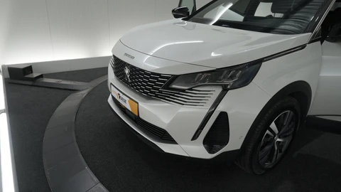 Peugeot 5008 PureTech 130 EAT8 Allure Pack Business | Trekhaak | Elektronische Kofferklep | Camera | Dodehoekdetectie | Apple Carplay